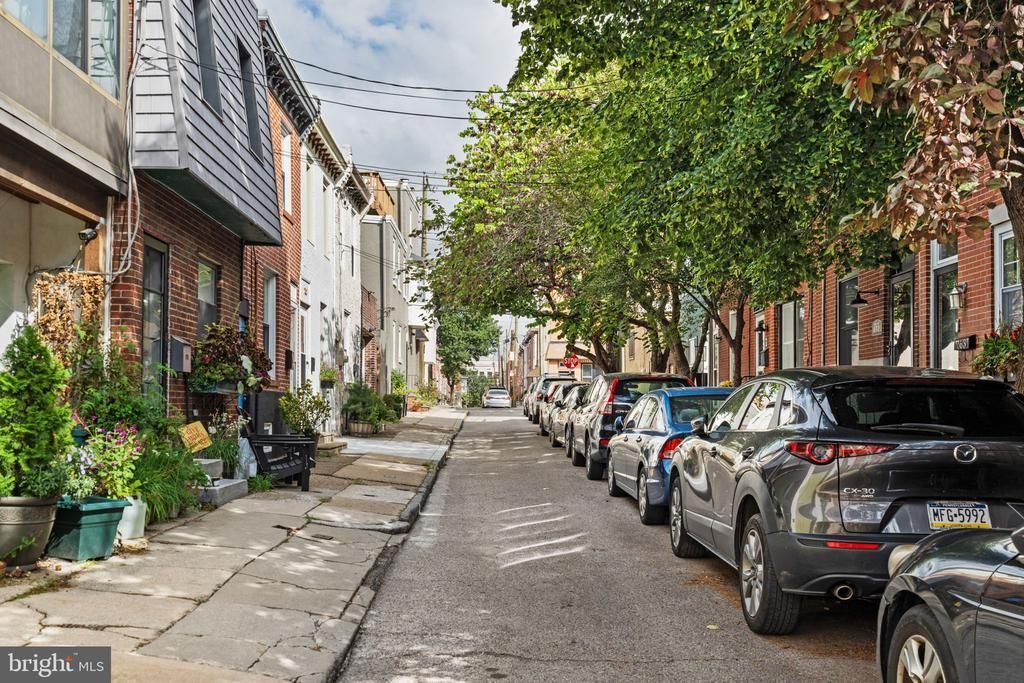782 N Bucknell Street N, Philadelphia, PA 19130 Main Photo