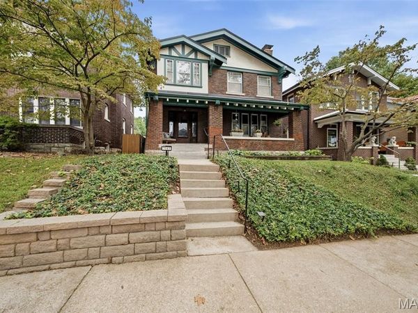 7043 Pershing Avenue , University City, MO 63130