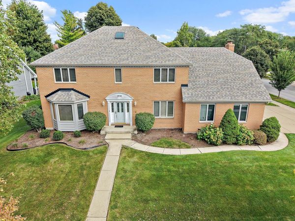 1600 Brentford Drive , Naperville, IL 60563