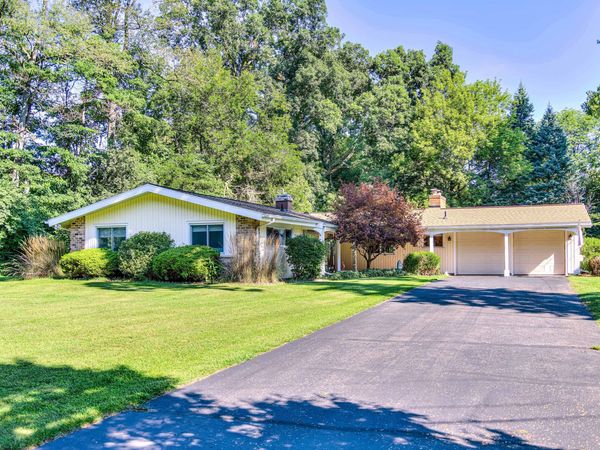 1844 N Walmont Road, Jackson, MI 49203