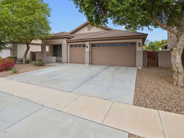 8858 W MYRTLE Avenue, Glendale, AZ 85305