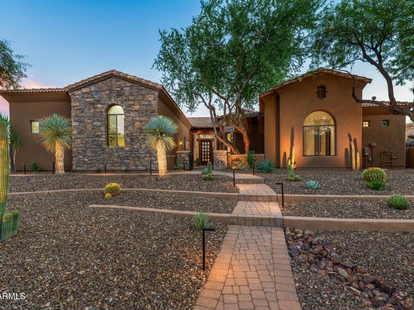 9433 E MONUMENT Drive, Scottsdale, AZ 85262