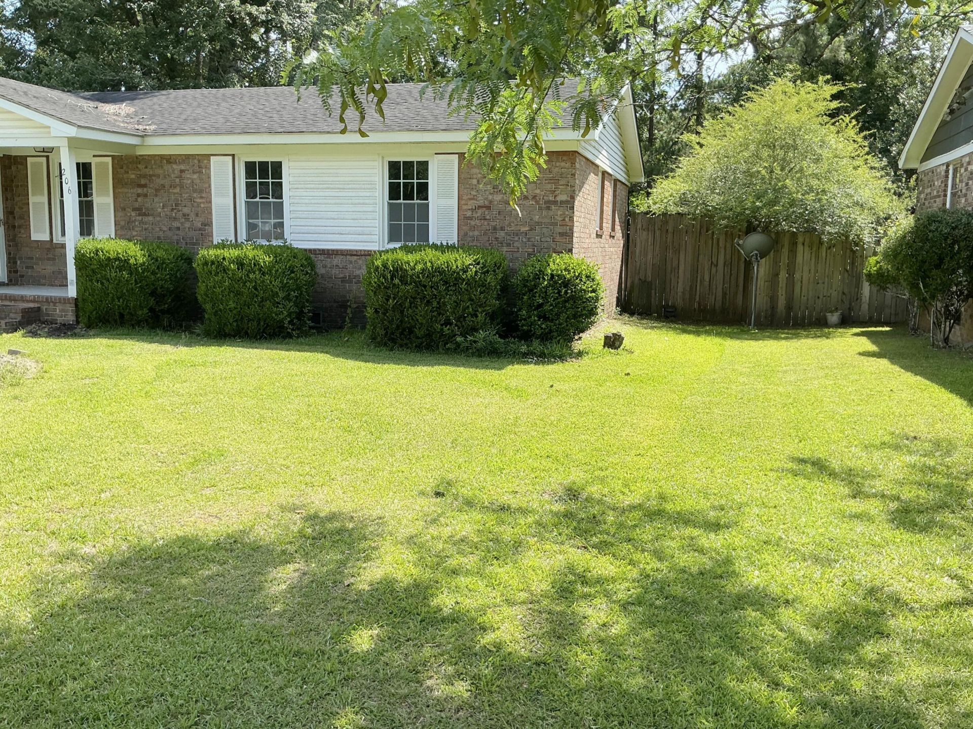 206 Limehouse Drive Photo 4