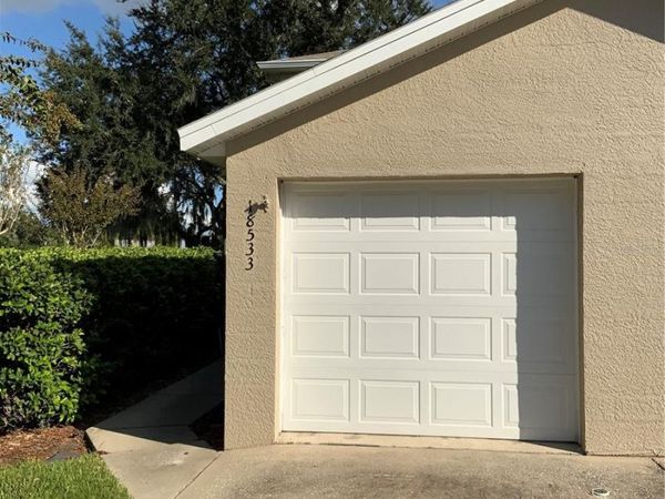 18533 PEBBLE LAKE COURT , TAMPA, FL 33647
