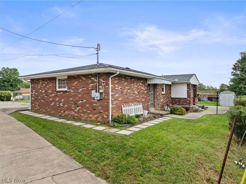 112 Benita Drive, Mingo Junction, OH 43938 Photo 2