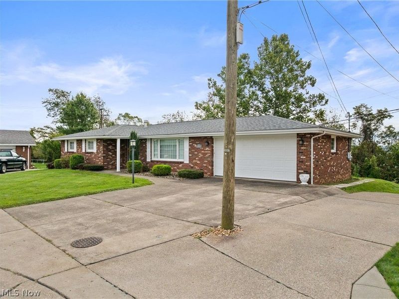 112 Benita Drive, Mingo Junction, OH 43938 Photo 3