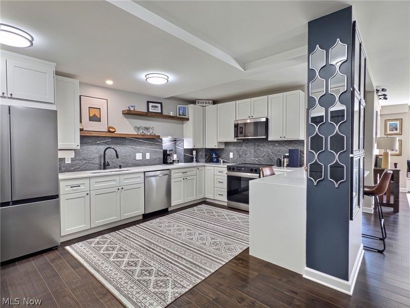 1 Bratenahl Place, Unit 105, Bratenahl, OH 44108 Photo 5