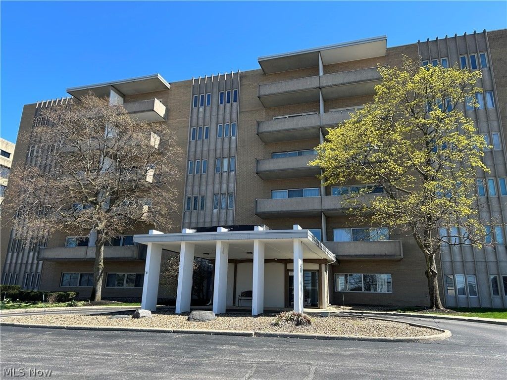 3167 Linden Road, Unit 204, Rocky River, OH 44116 Main Photo