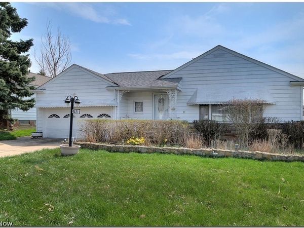 4521 Longleaf Road, Warrensville Heights, OH 44128
