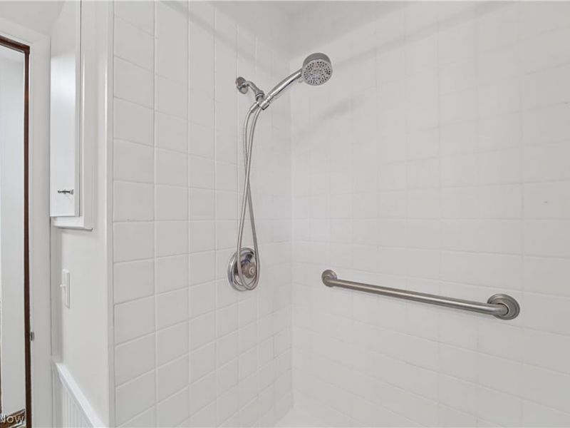 7427 Woodhaven Avenue, Brooklyn, OH 44144 Photo 17