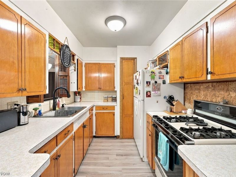 540 Roosevelt Avenue , Cuyahoga Falls, OH 44221 Photo 9