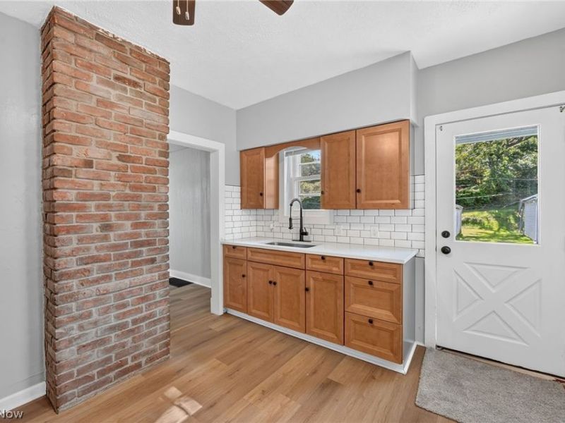 9519 Baltic Road, Cleveland, OH 44102 Photo 11