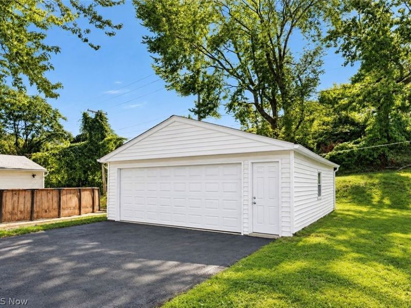 9519 Baltic Road, Cleveland, OH 44102 Photo 28