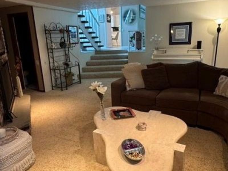 1866 Aldersgate Drive, Lyndhurst, OH 44124 Photo 4