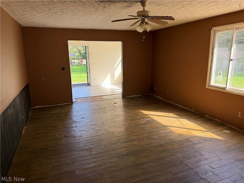 405 Gween Drive, Malvern, OH 44644 Photo 7