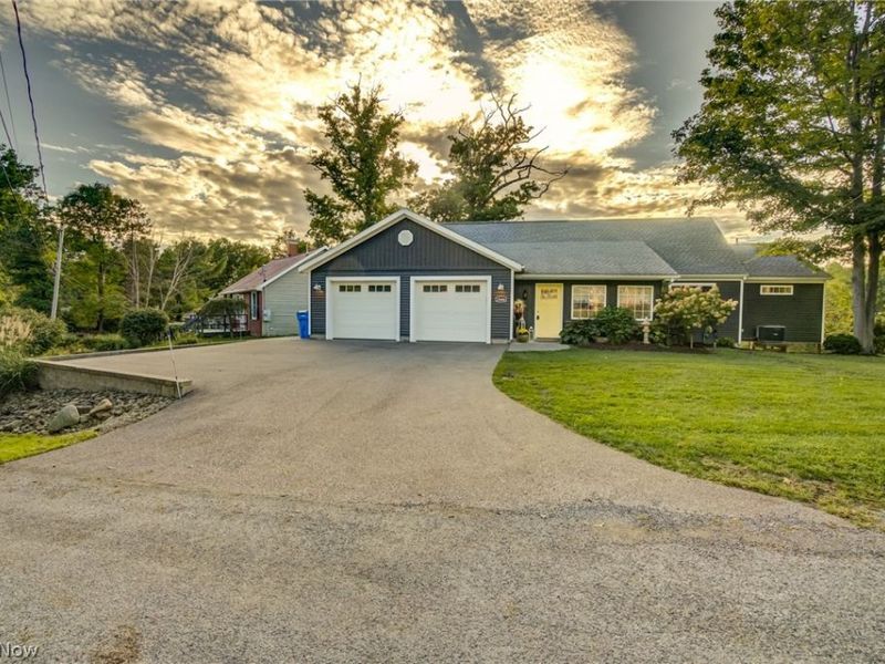 15466 Lakeshore Drive, Burton, OH 44021 Photo 1