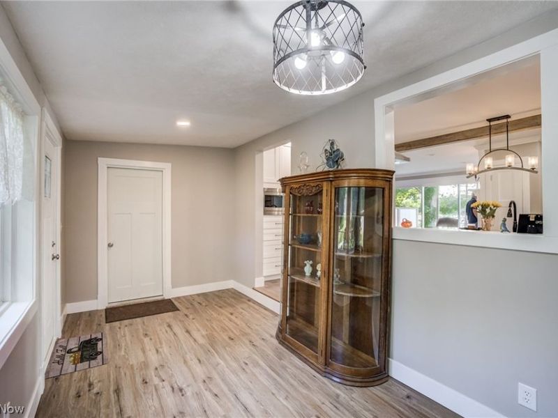 15466 Lakeshore Drive, Burton, OH 44021 Photo 12