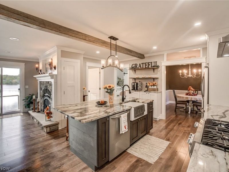 15466 Lakeshore Drive, Burton, OH 44021 Photo 15