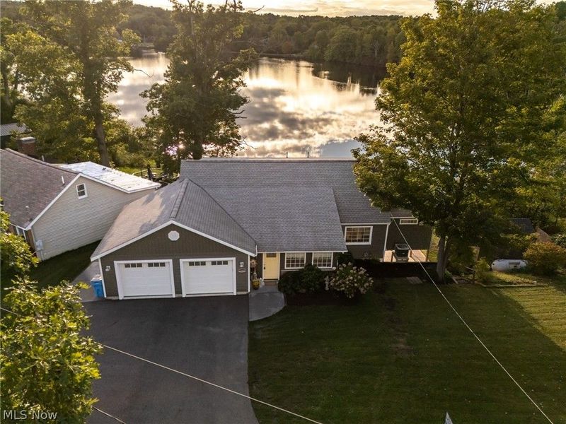 15466 Lakeshore Drive, Burton, OH 44021 Photo 2