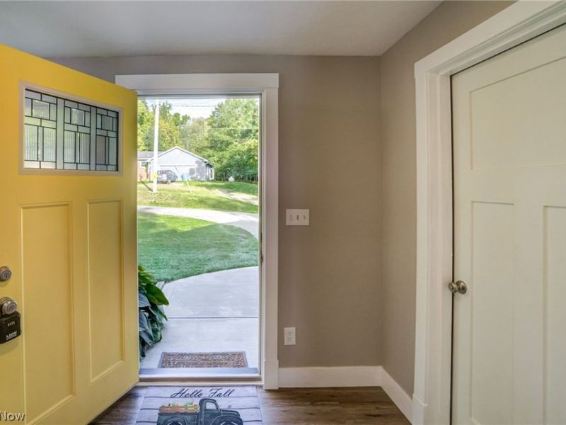 15466 Lakeshore Drive, Burton, OH 44021 Photo 9