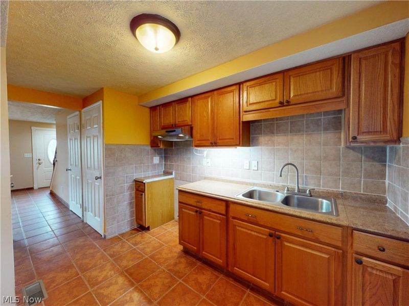 173 Ault Street, Wadsworth, OH 44281 Photo 8