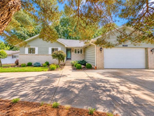 7833 Valley Villas Drive , Parma, OH 44130