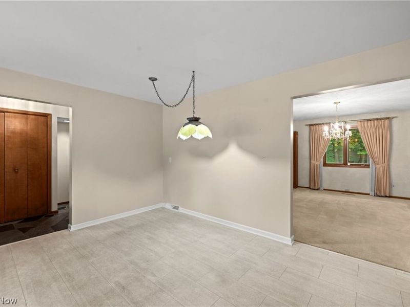 7833 Valley Villas Drive, Parma, OH 44130 Photo 12