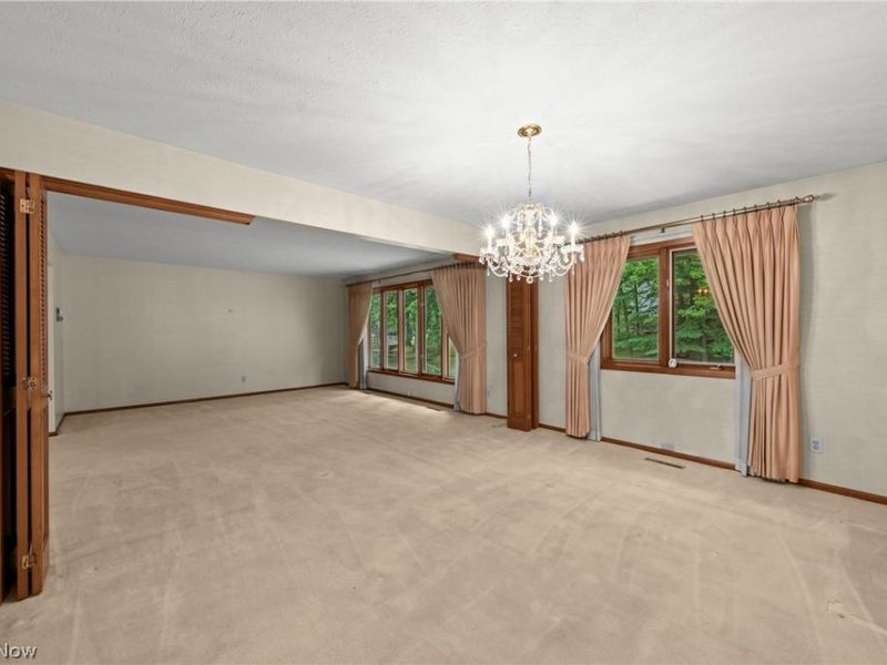 7833 Valley Villas Drive, Parma, OH 44130 Photo 13