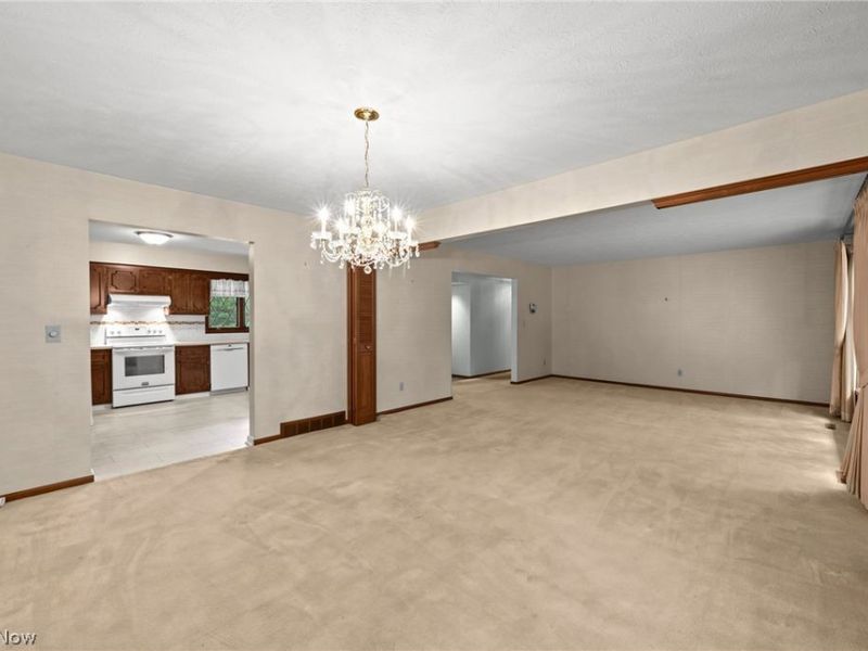 7833 Valley Villas Drive, Parma, OH 44130 Photo 14