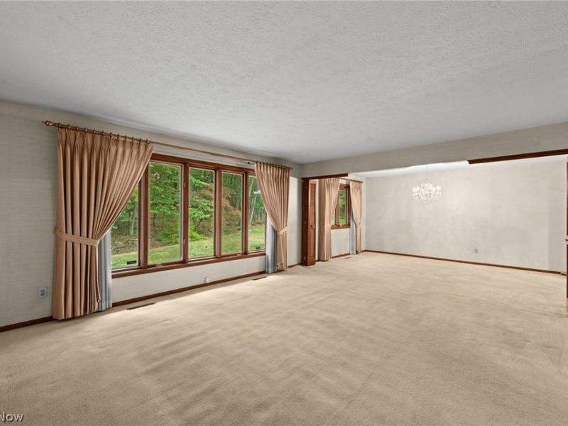 7833 Valley Villas Drive, Parma, OH 44130 Photo 15