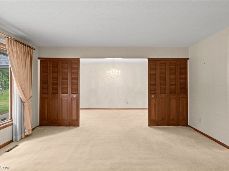 7833 Valley Villas Drive, Parma, OH 44130 Photo 17
