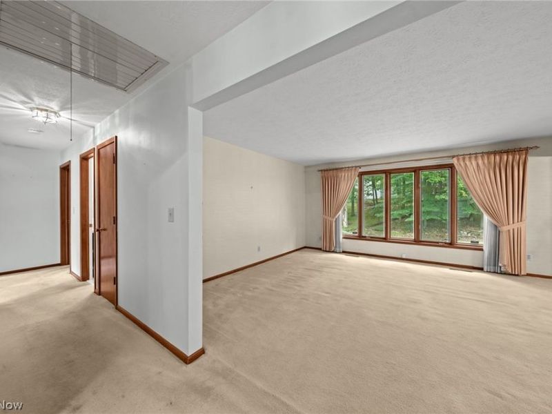 7833 Valley Villas Drive, Parma, OH 44130 Photo 19