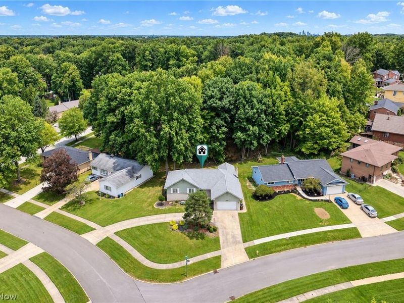 7833 Valley Villas Drive, Parma, OH 44130 Photo 2