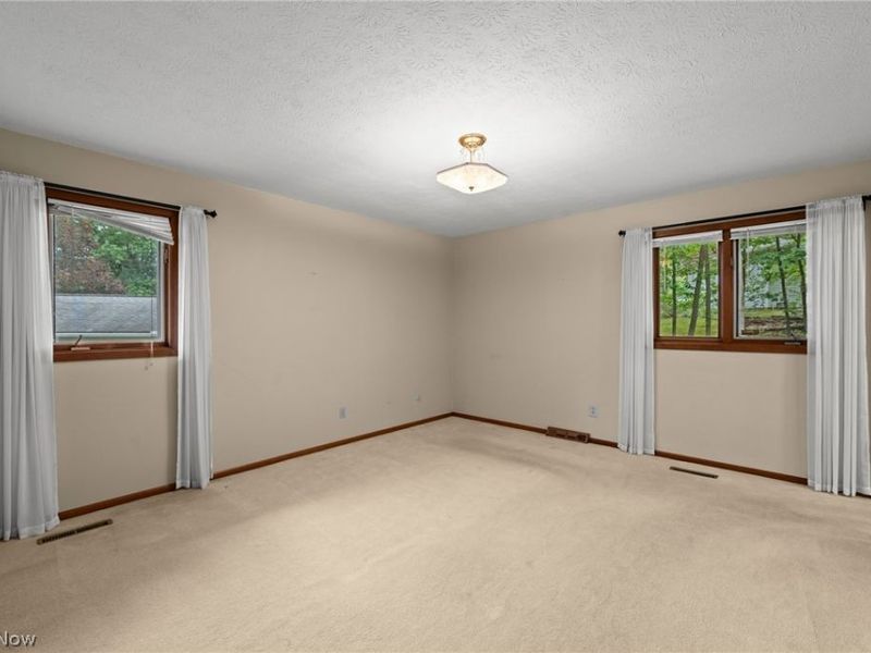 7833 Valley Villas Drive, Parma, OH 44130 Photo 21