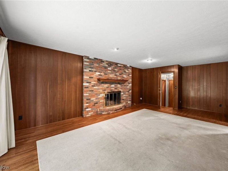 7833 Valley Villas Drive, Parma, OH 44130 Photo 3