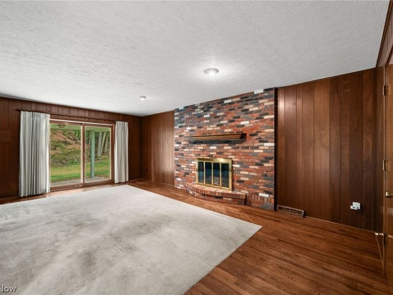 7833 Valley Villas Drive, Parma, OH 44130 Photo 5