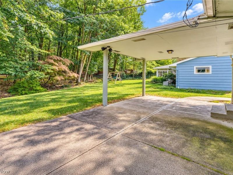 7833 Valley Villas Drive, Parma, OH 44130 Photo 7