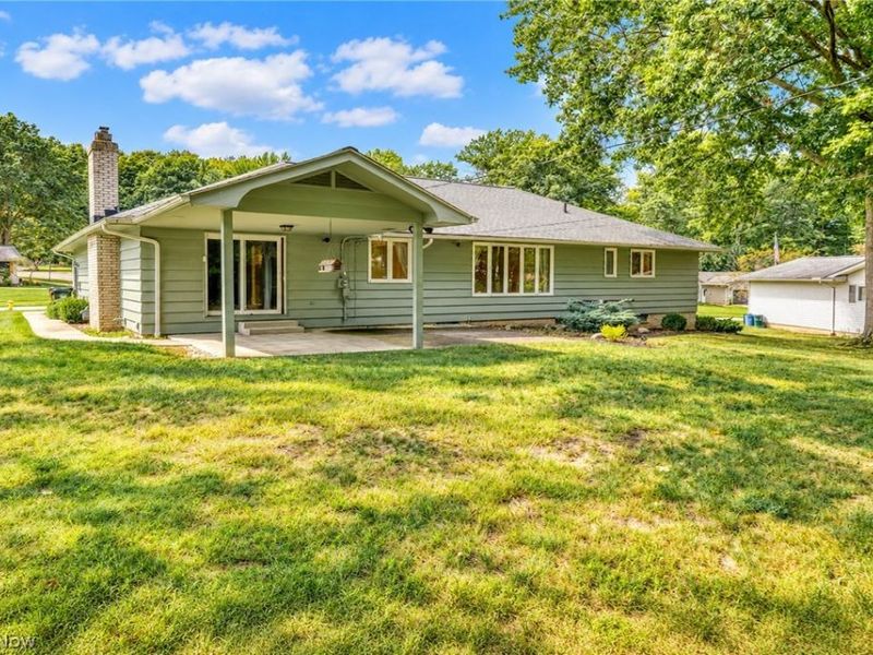 7833 Valley Villas Drive, Parma, OH 44130 Photo 8