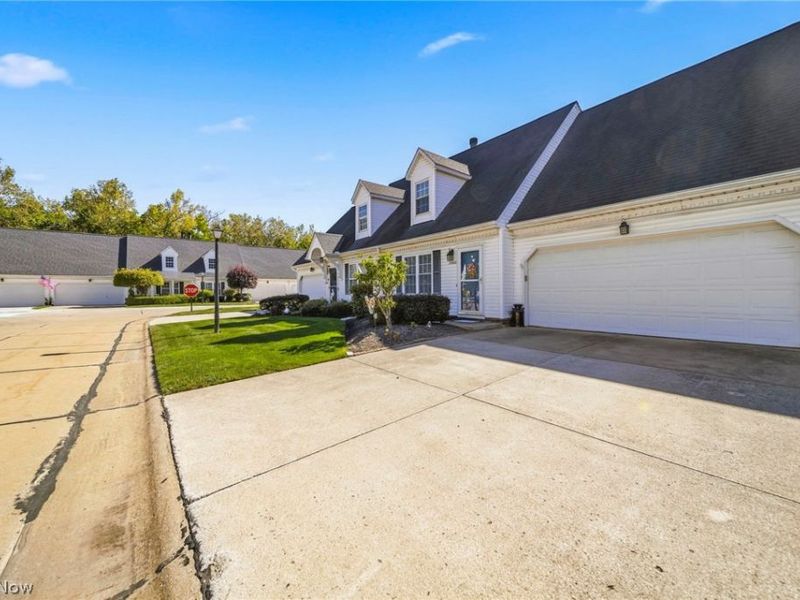 37620 Sturbridge Lane, Willoughby, OH 44094 Photo 3