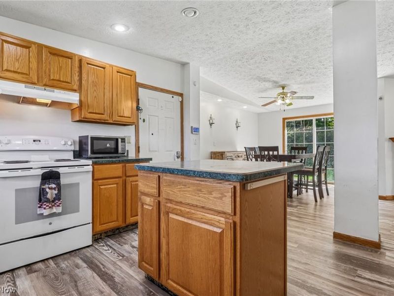 15545 Windmill Point Road, Huntsburg, OH 44046 Photo 10