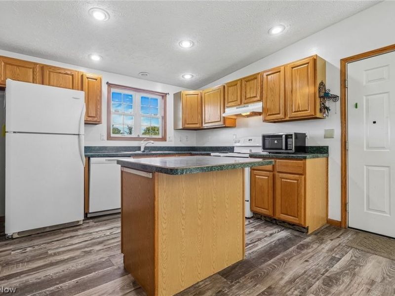15545 Windmill Point Road, Huntsburg, OH 44046 Photo 8