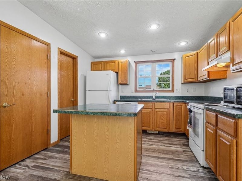 15545 Windmill Point Road, Huntsburg, OH 44046 Photo 9