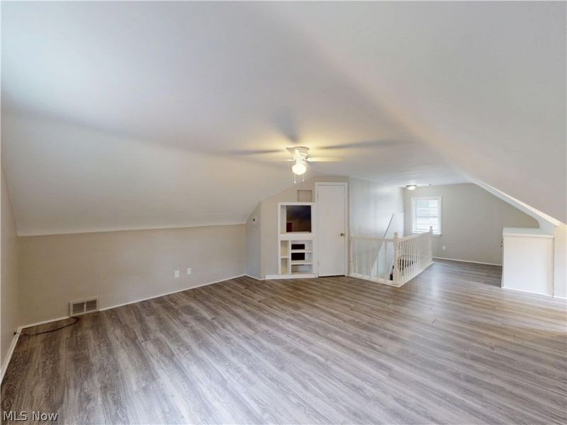 5353 Thomas Street , Maple Heights, OH 44137 Photo 16