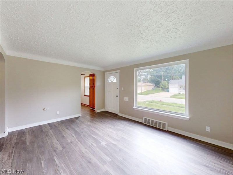 5353 Thomas Street , Maple Heights, OH 44137 Photo 2