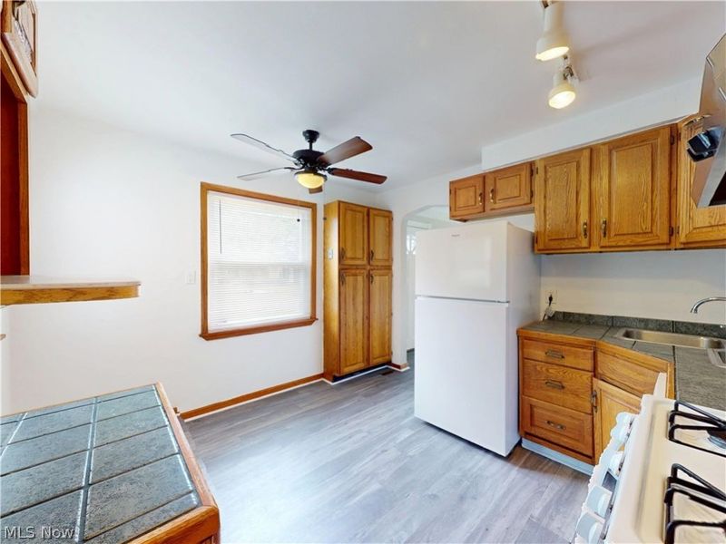 5353 Thomas Street , Maple Heights, OH 44137 Photo 7