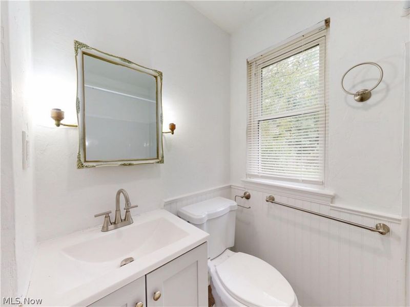 5353 Thomas Street , Maple Heights, OH 44137 Photo 8