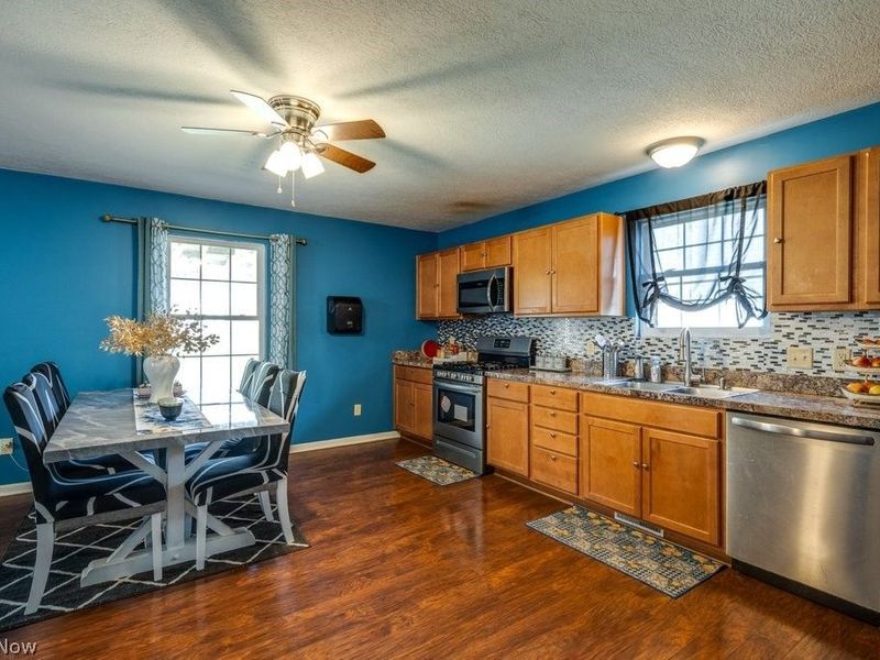 537 Magnolia Avenue, Cuyahoga Falls, OH 44221 Photo 14