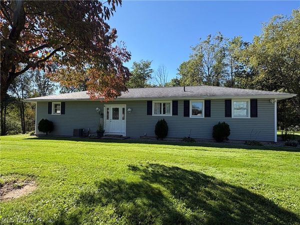 42627 State Route 517 , Columbiana, OH 44408