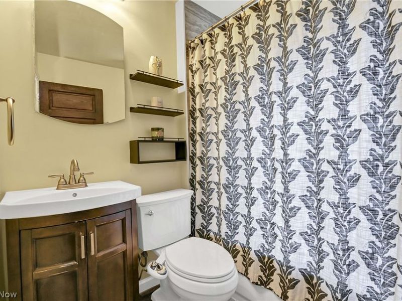 3860 W 17th Street, Cleveland, OH 44109 Photo 24