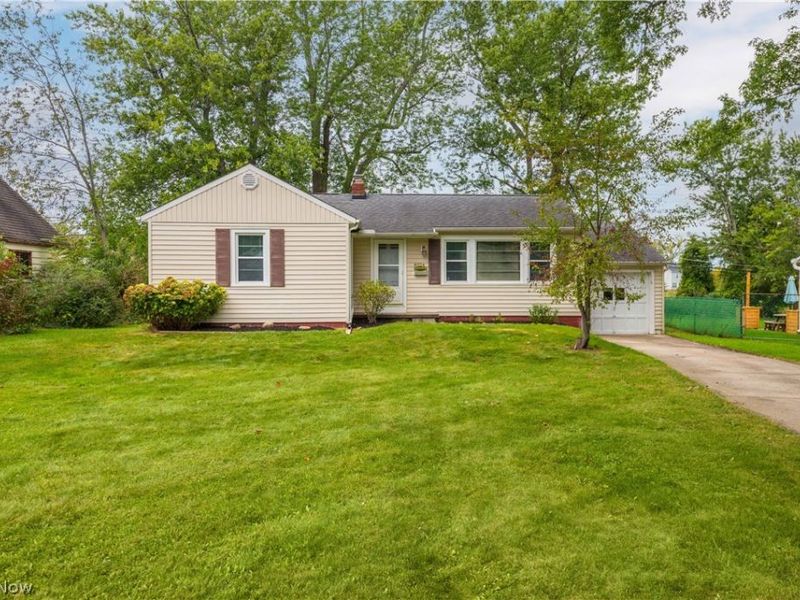 8224 Westmoor Road, Mentor, OH 44060 Photo 1